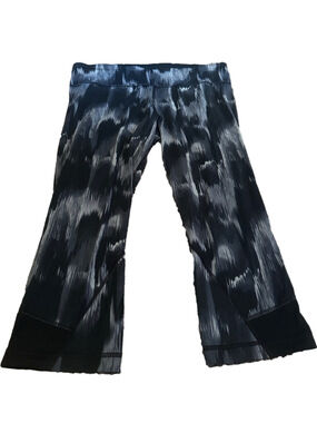 Large Under Armour Black High-Waist Athletic Capri’s